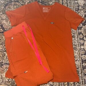 Figs Set Orange Zamora Jogger Scrub Pants, Catrina One-Pocket top XS